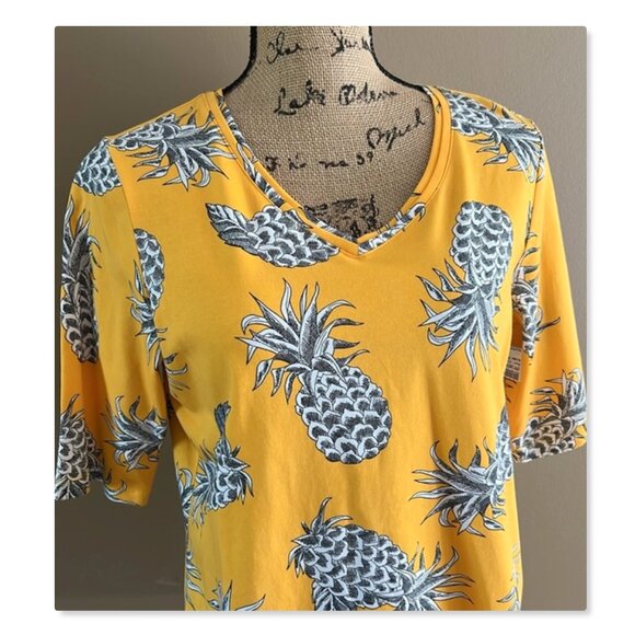 Christopher &  Banks Pineapple Print Knit Top Sz M - Picture 3 of 9